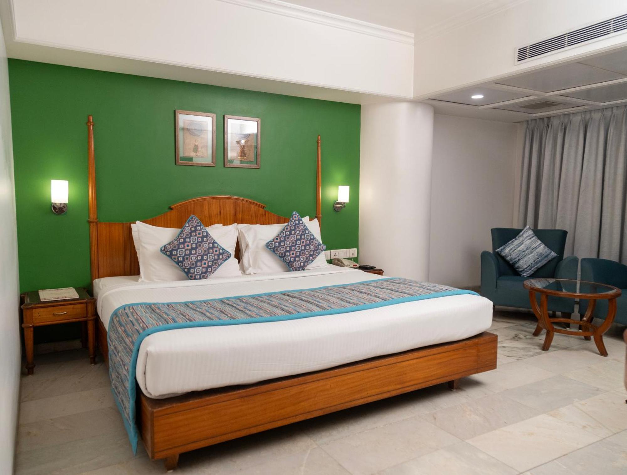 Ramee Guestline Hotel Dadar — Photos 1
